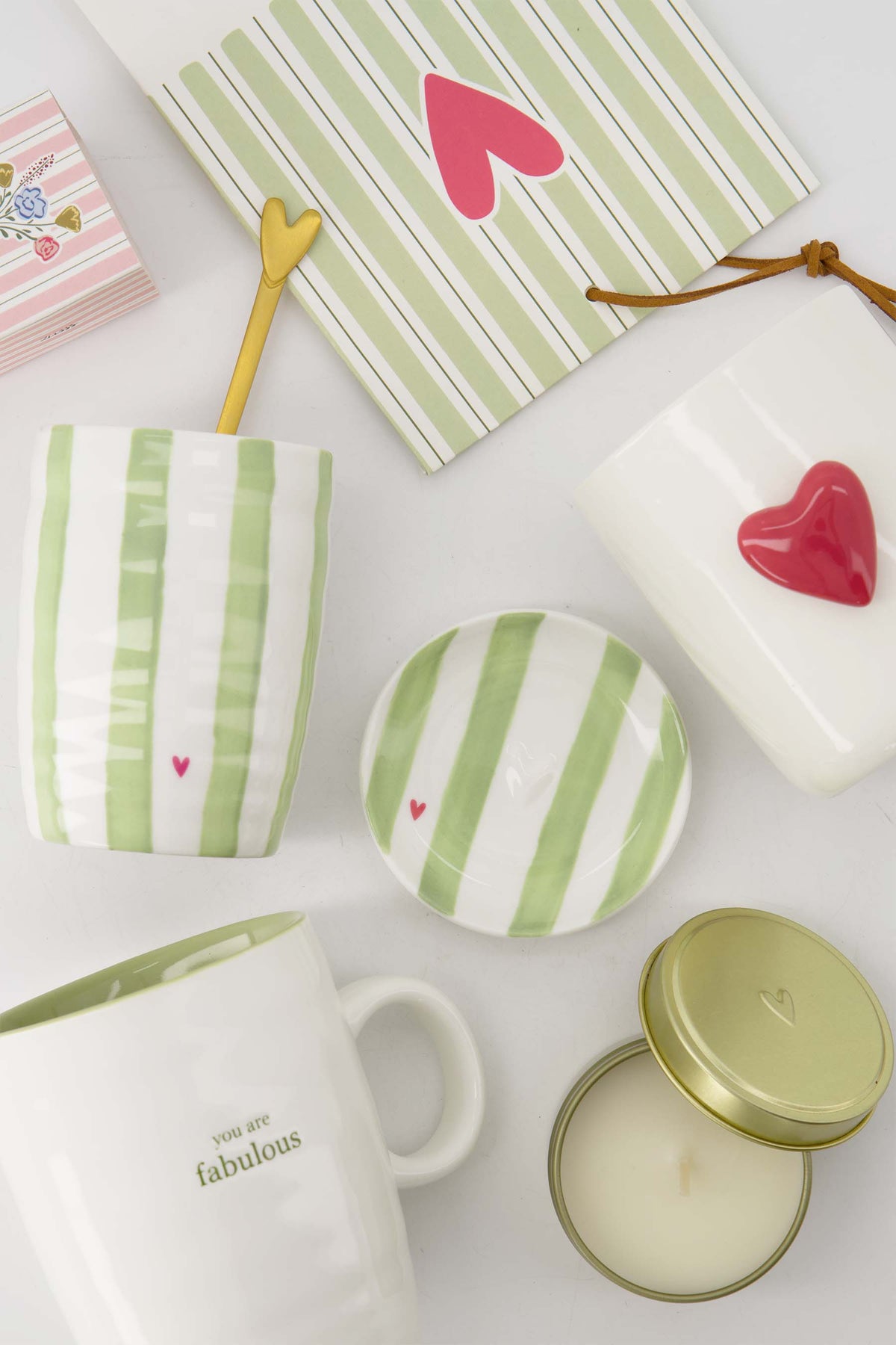 Keramik Tasse - Gestreift grün mit Herz