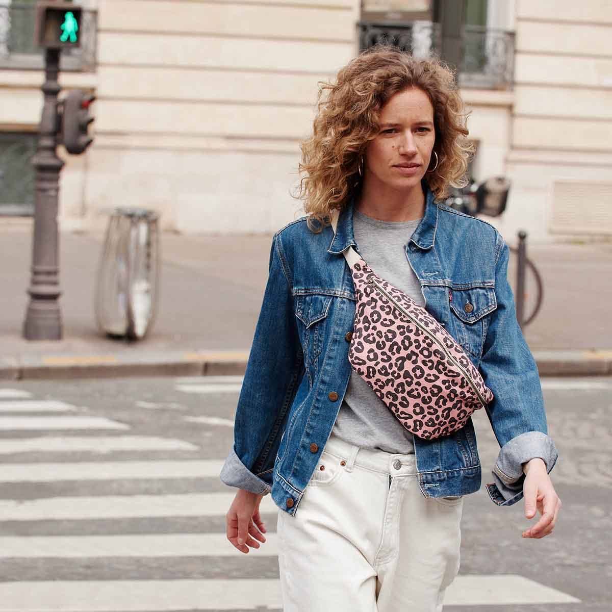 Seiten Tasche - leo/pink