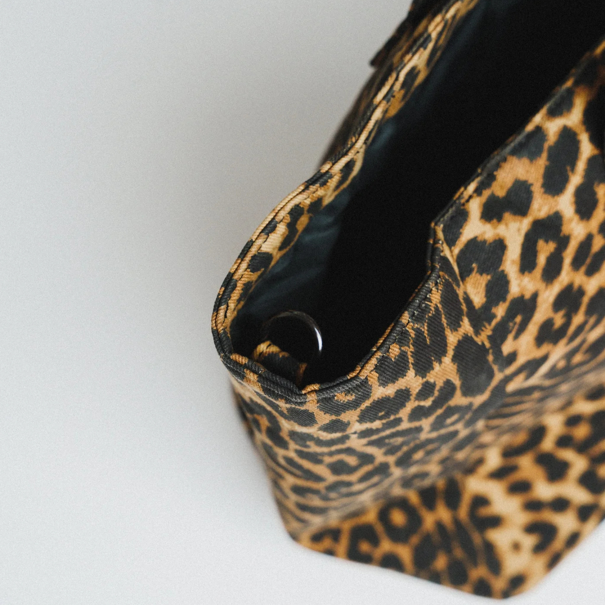 Leo Tote Bag