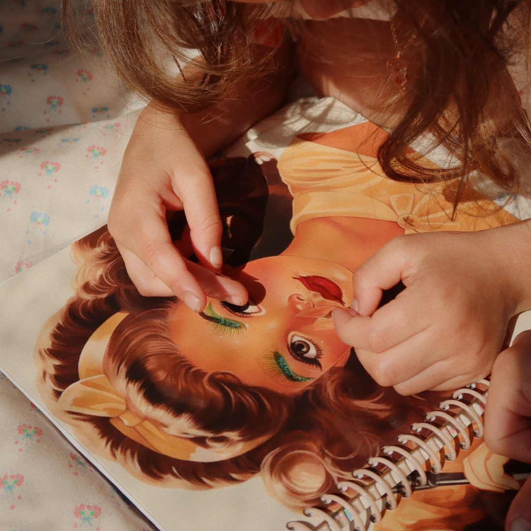 Glam Me Up Sticker Buch