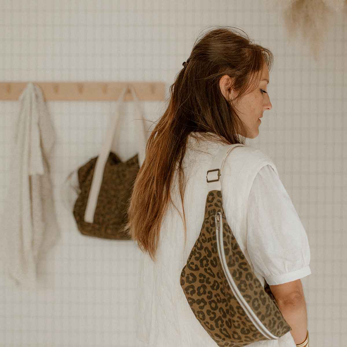 Seiten Tasche - leo/grün