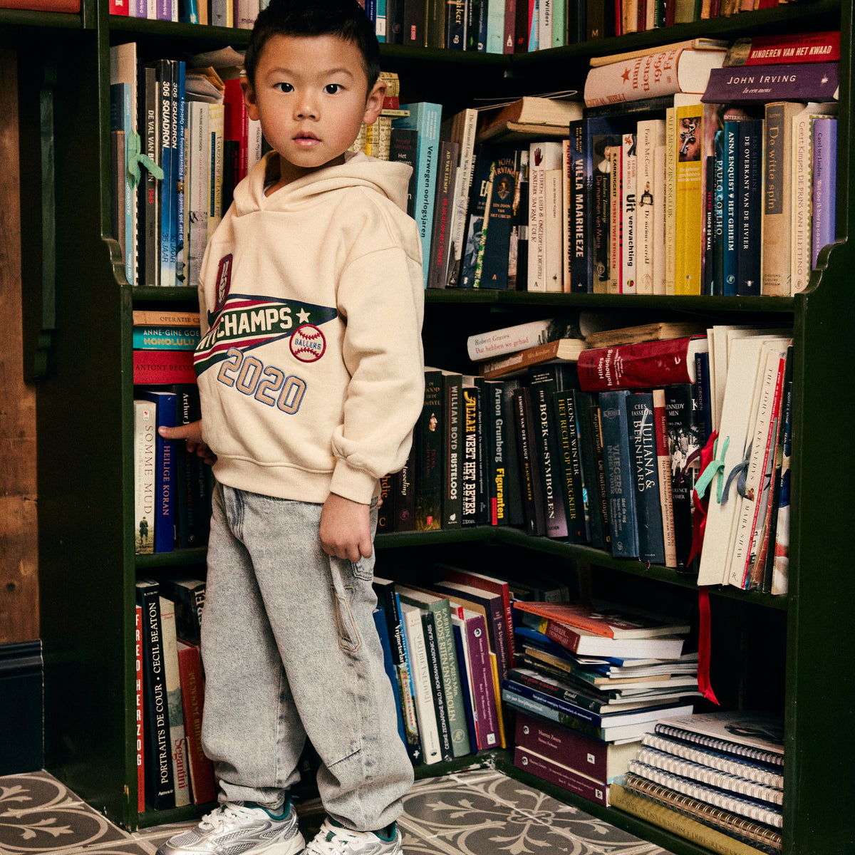 Oversized Hoodie mit Badges