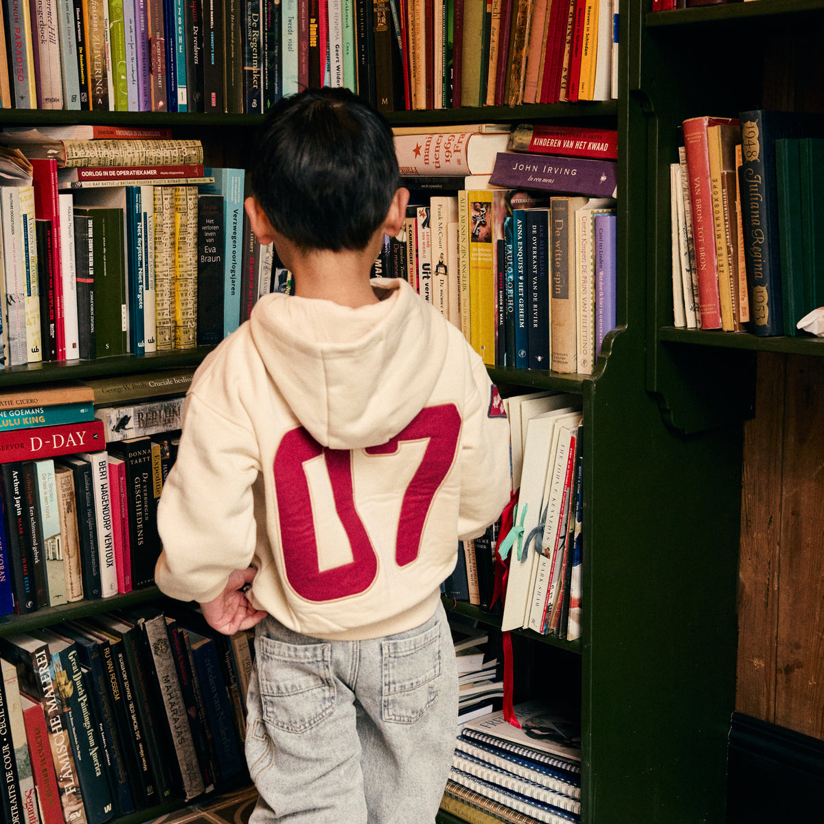 Oversized Hoodie mit Badges