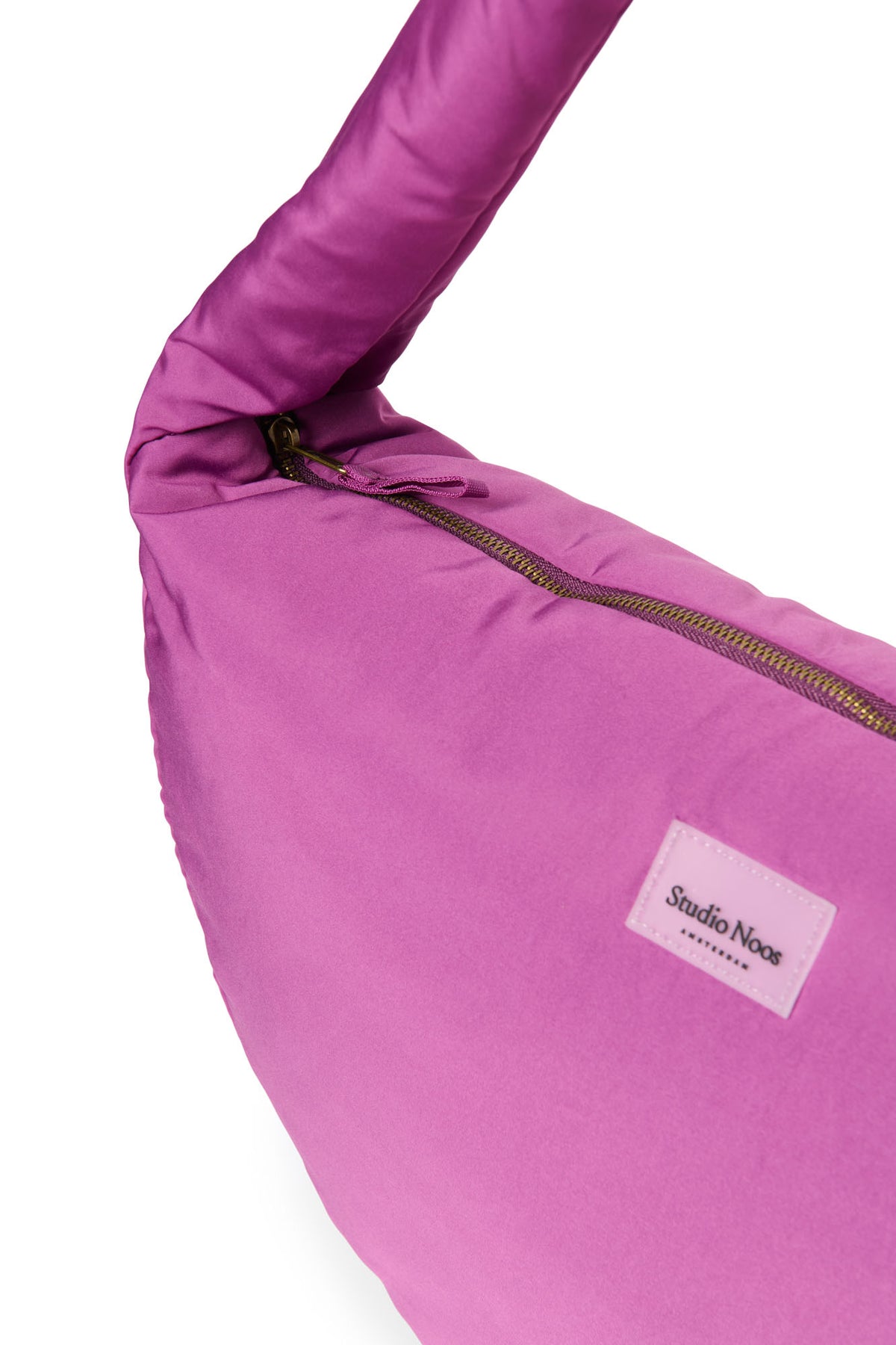 Puﬀy Cross Body Bag - Pink