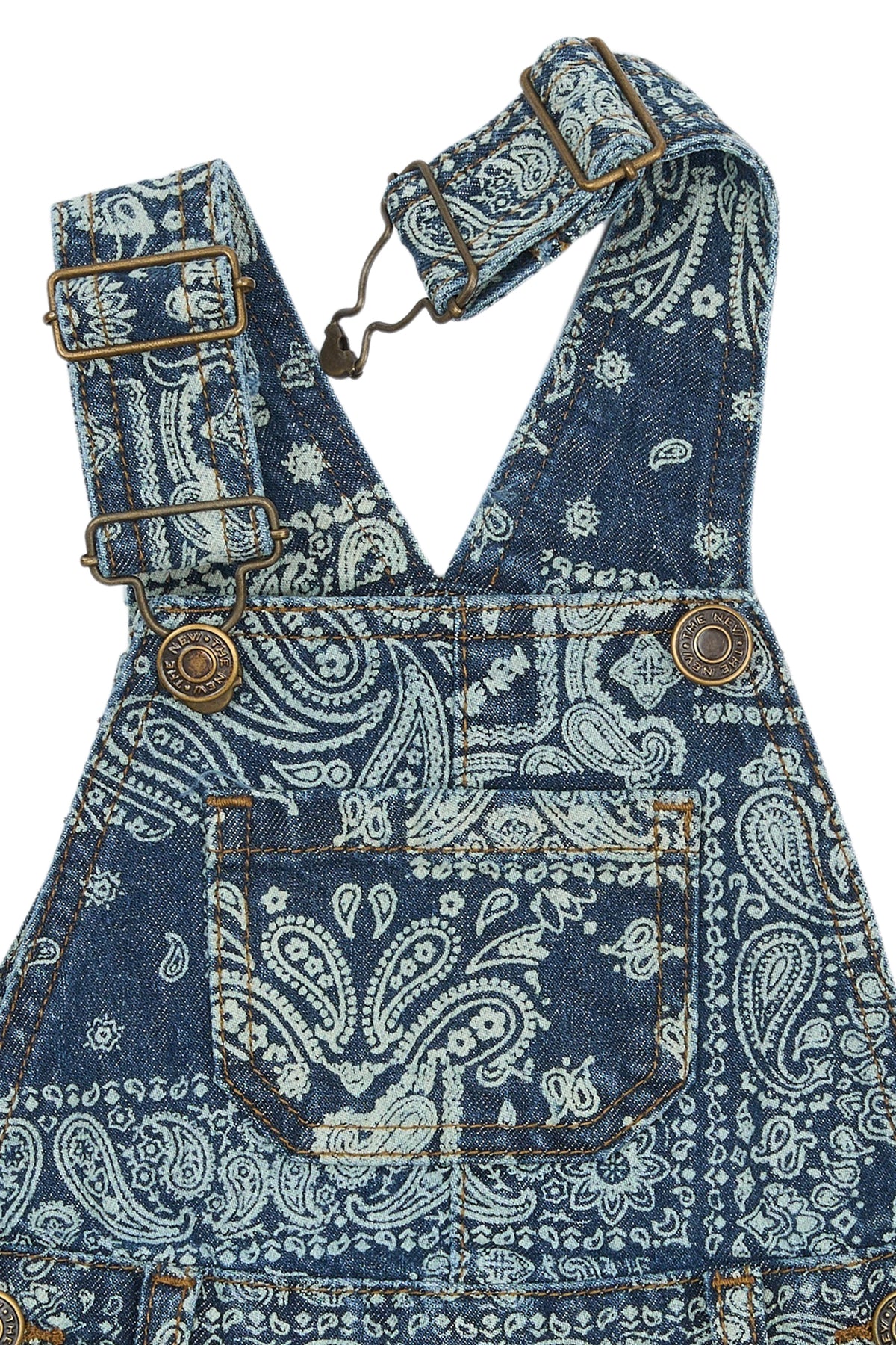 Kurze Latzhosen Story