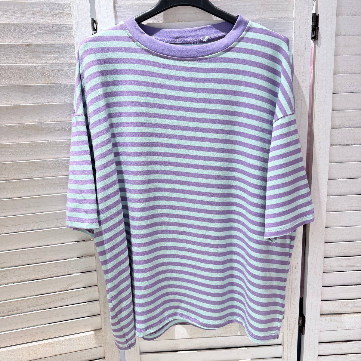 Gestreiftes T-Shirt - lila/hellblau