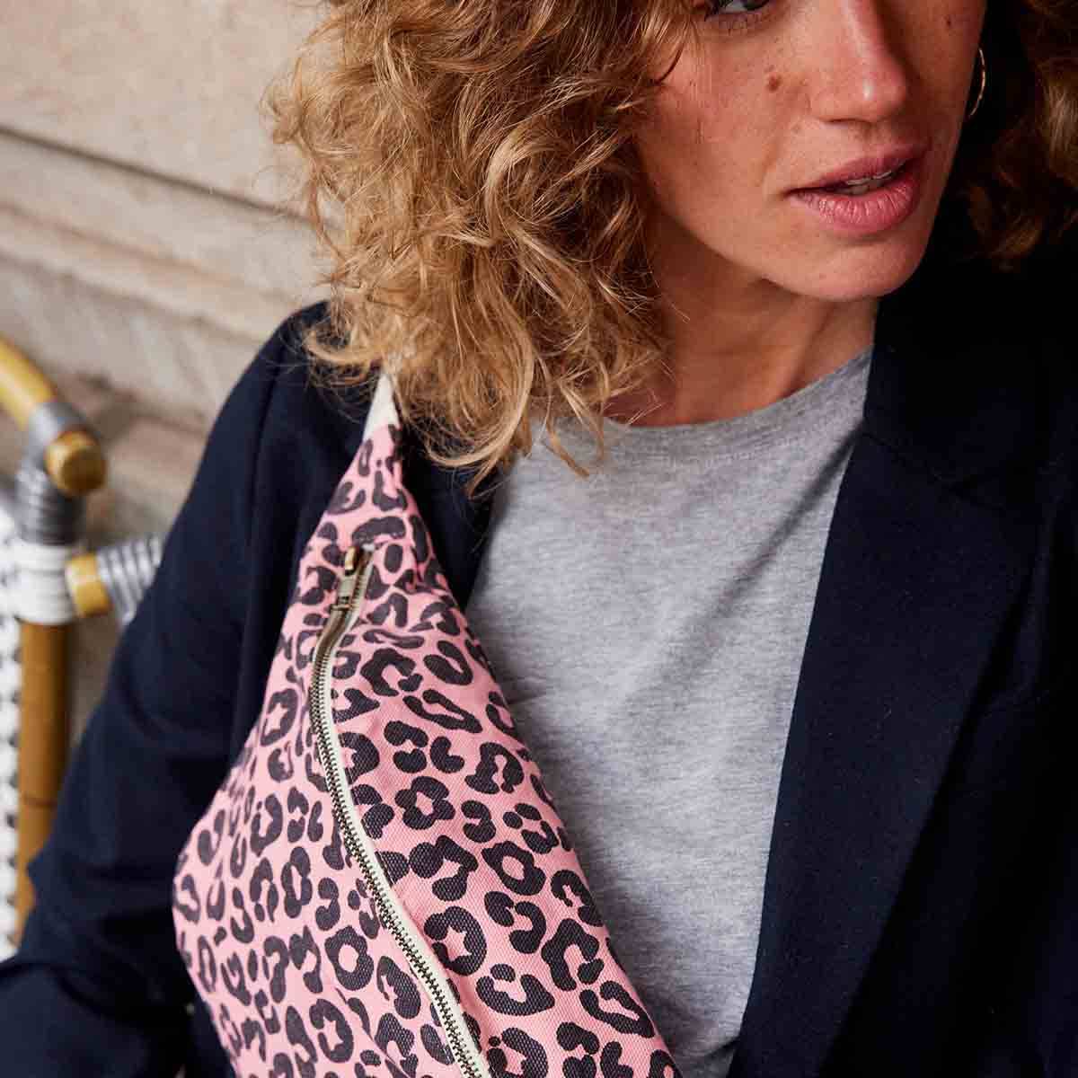Seiten Tasche - leo/pink