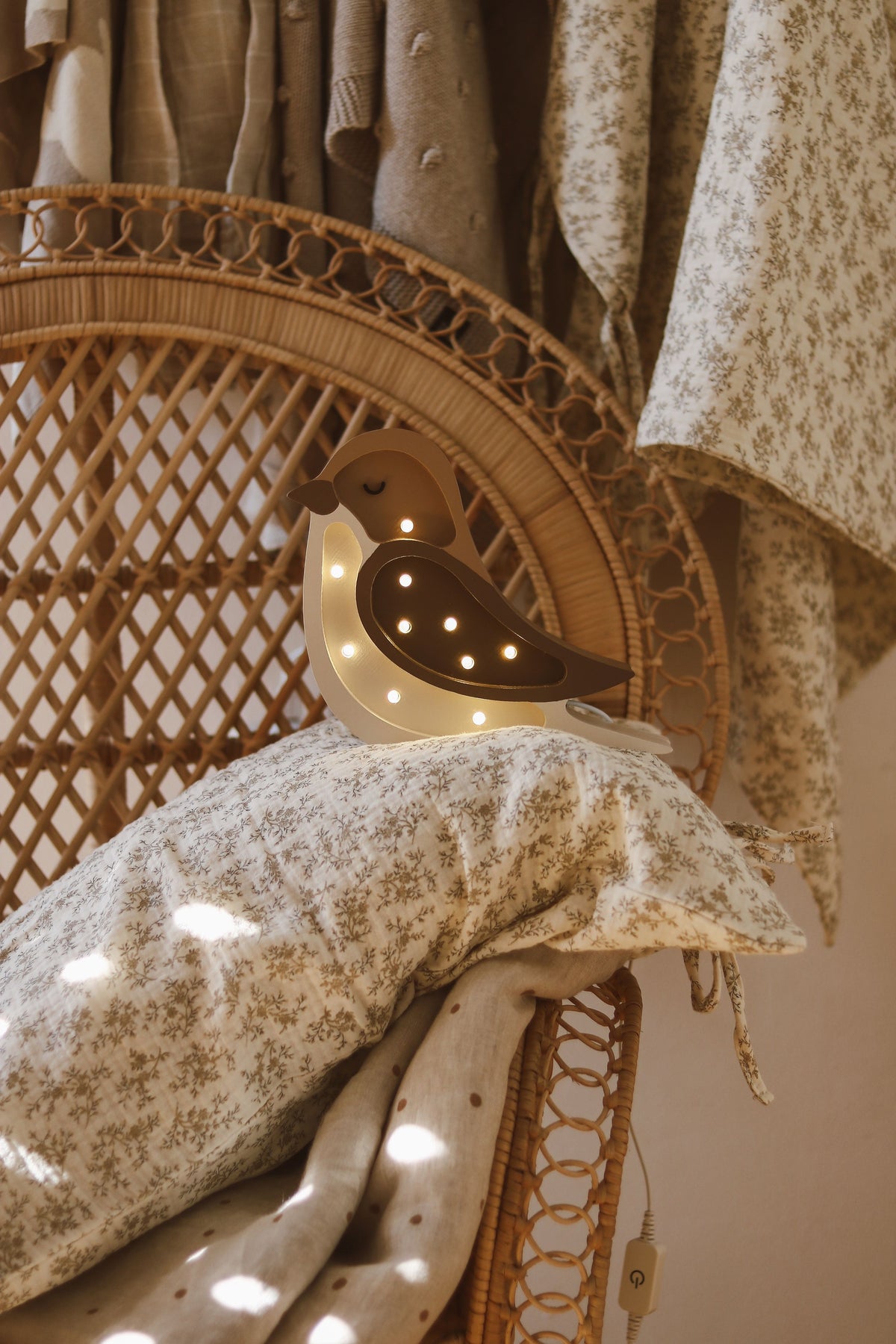 LL054-475 LITTLE LIGHTS BIRD MINI COFFEE BEIGE 6.jpeg
